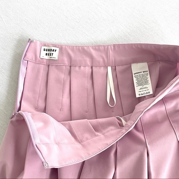 ⭐️host Pick⭐️ Aritzia Sunday Best Olive Mini 15" Skirt - Picture 7 of 9